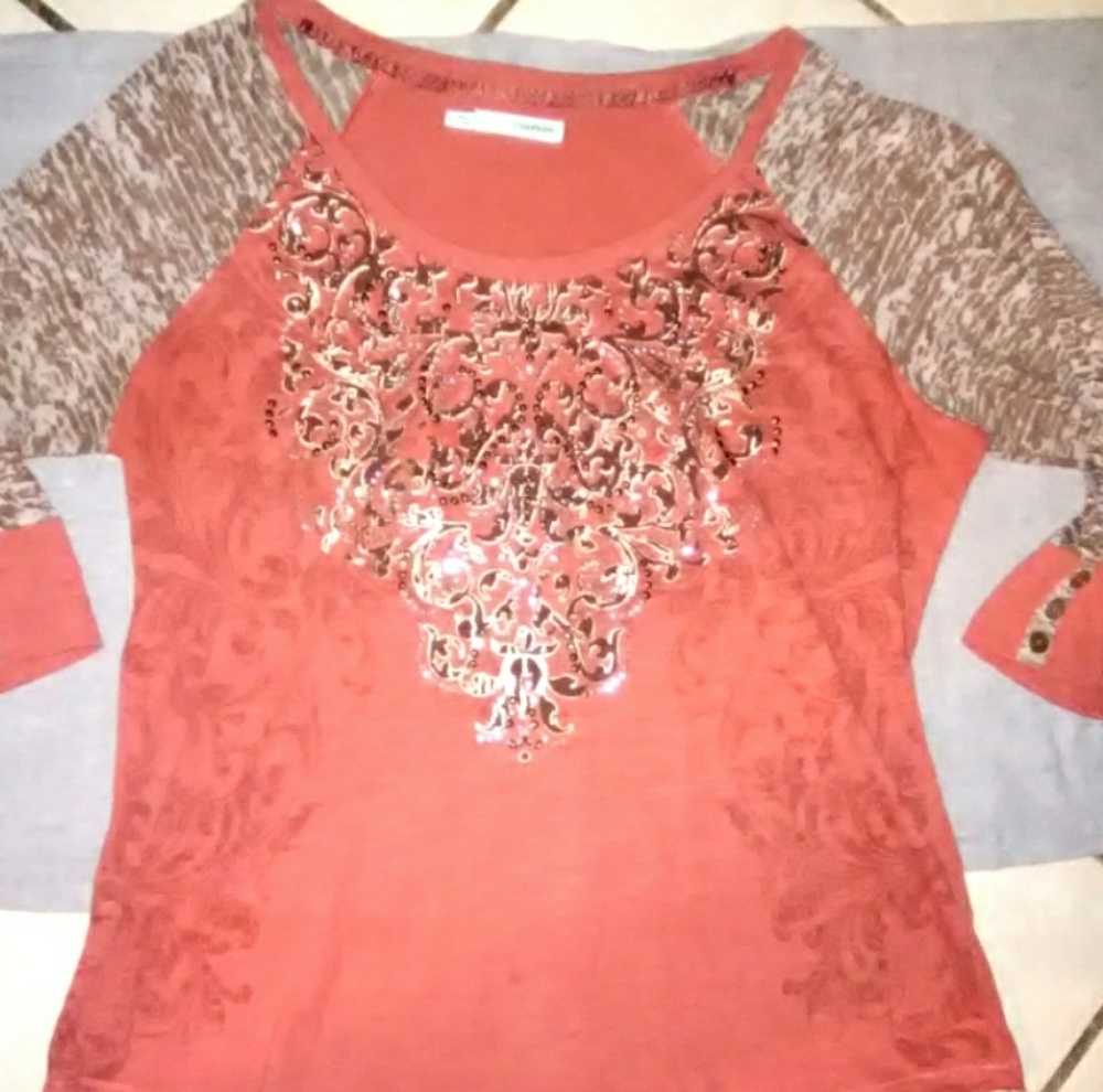 Women's Maurice brand top